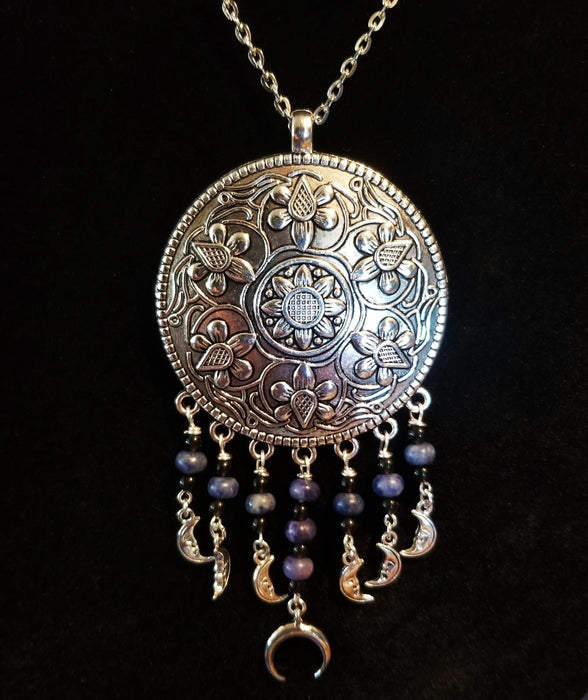 Medallion necklace